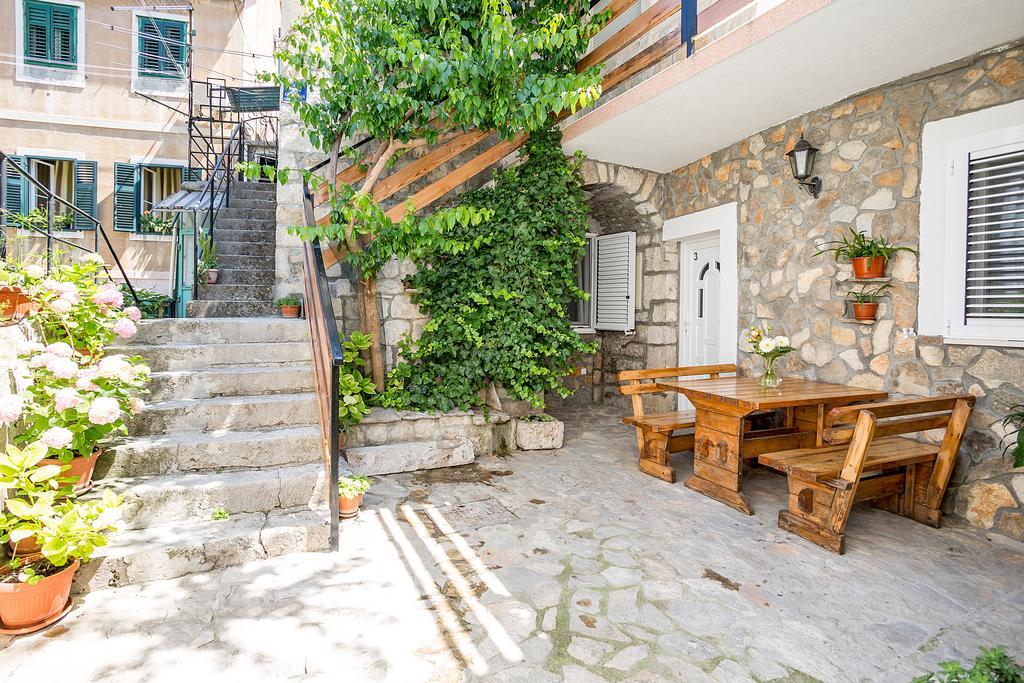 Apartments Sara Hvar Town Exterior foto